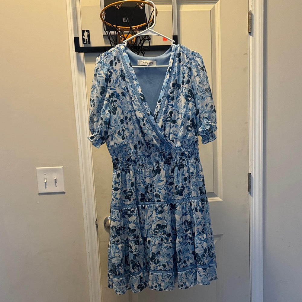 Taylor Blue Floral Midi Dress